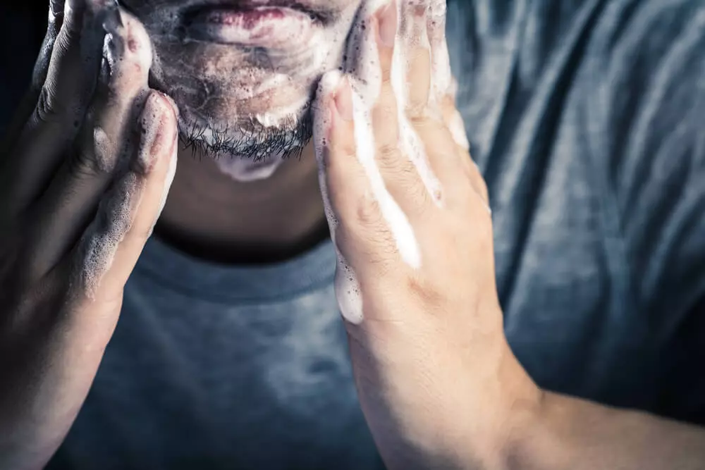 Nettoyer sa barbe