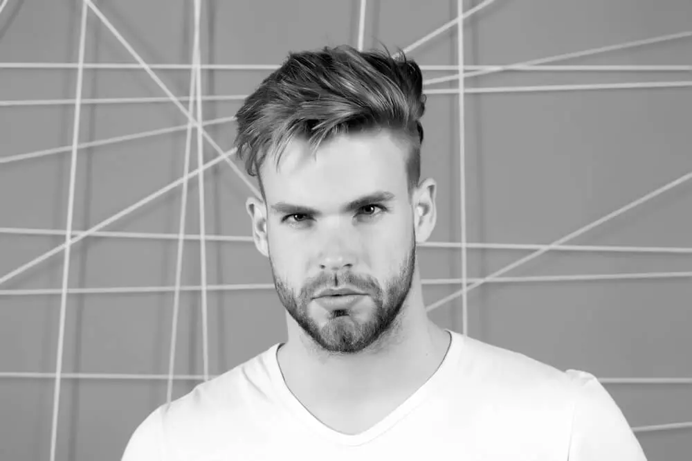 Trous dans la barbe