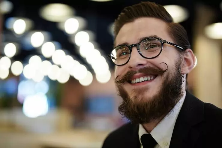 cire à moustache